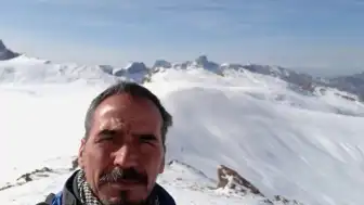 Hakkari'de Kayıp Dağcının Konumu Tespit Edildi: Kurtarma Çalışmaları Devam Ediyor