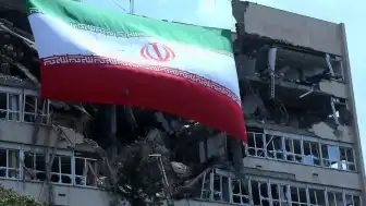 İran'ın Farklı Bölgelerinde Patlamalar ve Saldırılar Bildirildi