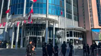 İzmit Belediye Başkanı Fatma Kaplan Hürriyet: "Ekşi yemedim, karnım ağrımaz"