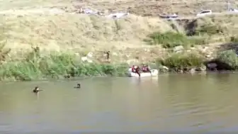 Muş Bulanık'ta Çaya Düşen İki Kardeşten Biri Hayatını Kaybetti, Diğeri Aranıyor
