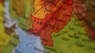 Pakistan'da Yolcu Otobüsünün Uçuruma Yuvarlanması Sonucu 40 Kişi Yaşamını Yitirdi