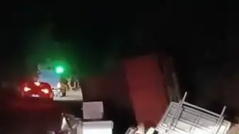 Sakarya Hendek'te Kamyonet Devrildi: 1 Ölü, 1 Yaralı