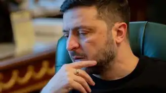 Ukrayna Devlet Başkanı Zelenski'den Ordu Yönetiminde Kritik Değişiklik