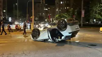 Otomobil ile SUV'un çarpıştığı kazada 2 kişi yaralandı