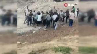 Gaziantep'te Kavga Sırasında Araçla Kalabalığa Dalma Anı Kamerada