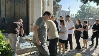 İstanbul'da KPSS Lisans Sınavı İçin Adaylar Okul Önlerinde Toplandı