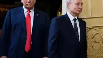 Clinton'dan Çarpıcı İddia: Putin'in Trump Hakkında Görüntüleri Olabilir