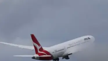 Qantas Yolcusuna Uçuş Yasağı: Uçağın Yönü Değiştirildi