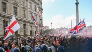 Londra'da Yüksek Güvenlik Önlemleri: Aşırı Sağ ve Filistin Destekçisi Gösteriler İçin Hazırlık