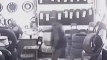 Alacak Tartışmasında Akrabasını Vurdu