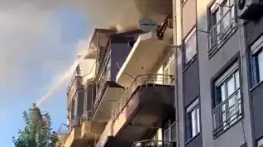 Amasra'da Apartman Çatısında Yangın Çıktı: Bir Çift Kurtarıldı