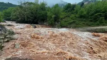 Bartın'da Arıt Deresi Taştı, Tarım Arazileri Sular Altında Kaldı