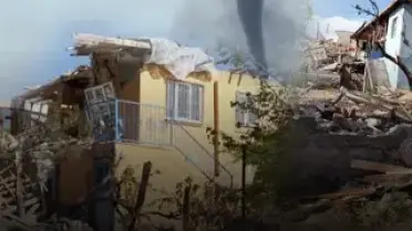 Çorum, Çankırı ve İzmir'de Hortum Felaketi: Evler Yıkıldı, Yaralılar Var