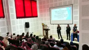 Emet MYO'da Kadına Yönelik Şiddetle Mücadele ve Dolandırıcılık Konferansı Düzenlendi