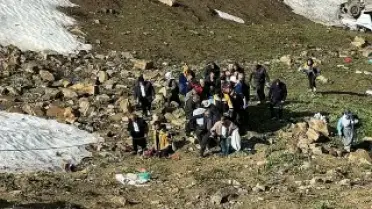Hakkari Yüksekova'da Minibüs Uçuruma Yuvarlandı: 1 Ölü, 7 Yaralı