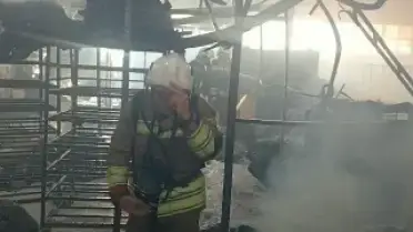 Hatay'da İş Yerinde Yangın Çıktı, İtfaiye Söndürdü