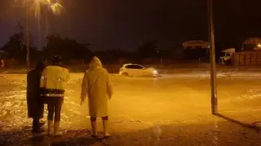 Hatay'da Şiddetli Sağanak Sele Neden Oldu: Köprü Yıkıldı, Bir Kişi Hayatını Kaybetti