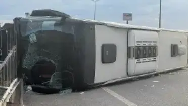 İstanbul-İzmir Otoyolu'nda Otobüs Kazası: 25 Yaralı