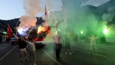 İzmir'in Ödemiş ve Bayındır İlçelerinde 19 Mayıs Coşkusu: Fener Alayları Düzenlendi