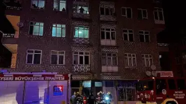 Kayseri'de 4 Katlı Binanın Bodrumunda Yangın Çıktı