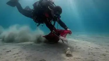 Malatya'da Gölette Dip Temizliği Yapıldı: Çeşitli Atıklar Çıkarıldı