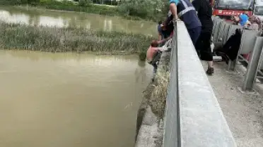 Sakarya Köprüsü'nde intihar girişimi: Ekipler 2,5 saatlik çabanın ardından şahsı kurtardı