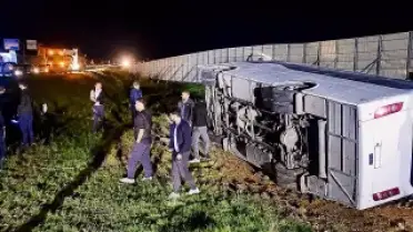 Taraftarları Taşıyan Midibüs Devrildi: 25 Yaralı
