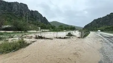 Tokat'ta Derenin Taşmasıyla Ev ve Araziler Sular Altında Kaldı