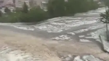 Tokat'ta Sağanak ve Dolu: Ev ve İş Yerlerinde Su Baskınları Yaşandı