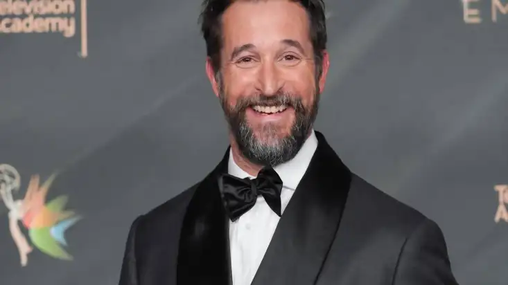 People Dergisi, Noah Wyle'ı 2026'nın En Seksi Erkeği Seçti