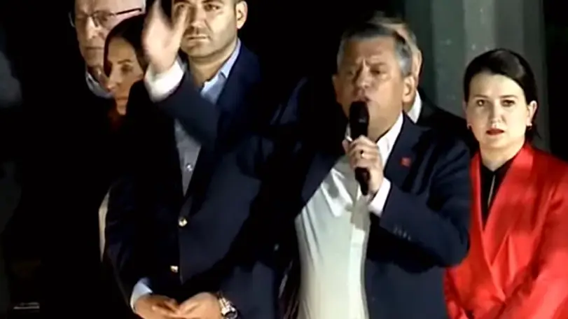 Özgür Özel: 'Bu binadayım, hiçbir yere gitmiyorum'