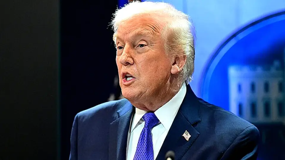 ABD Başkanı Trump: İran'a Saldırılar Sadece 'Bir Süreliğine' Ertelendi
