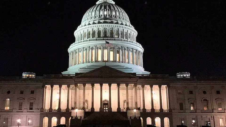 ABD Senatosu, Trump'ın İran'a yönelik askeri operasyonlarını kısıtlayan tasarıyı kabul etti