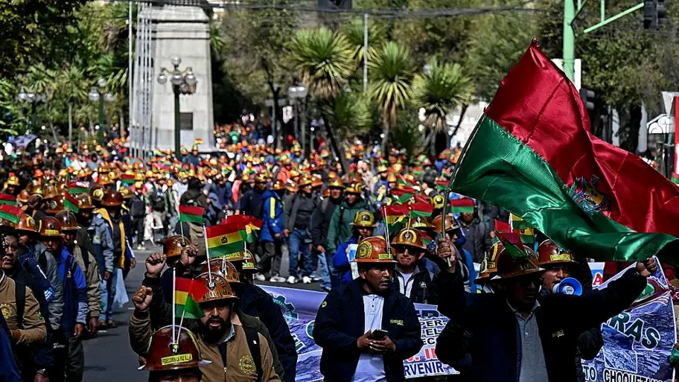 Bolivya'da Binlerce Madenci Hükümeti Protesto Etti