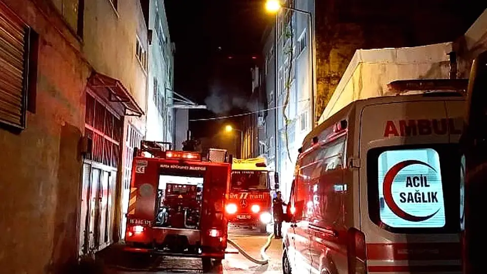 Bursa'da Tekstil Atölyesinde Yangın: İş Yeri Kullanılamaz Hale Geldi