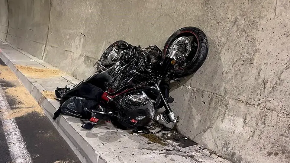Bursa'da Trafik Kazası: Motosiklet Sürücüsü Hayatını Kaybetti, Oğlu Yaralandı