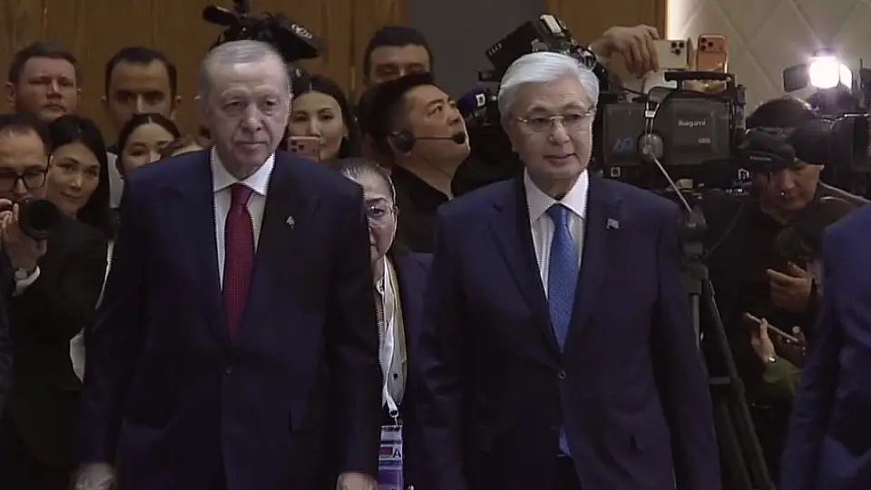 Cumhurbaşkanı Erdoğan, Astana'da Resmi Törenle Karşılandı