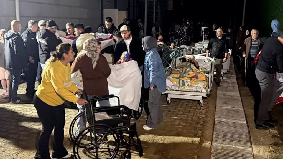 Düzce'deki Huzurevinde Çıkan Yangında 54 Kişi Tahliye Edildi