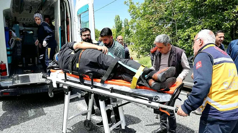 Elazığ'da Trafik Kazası: 5 Yaralı