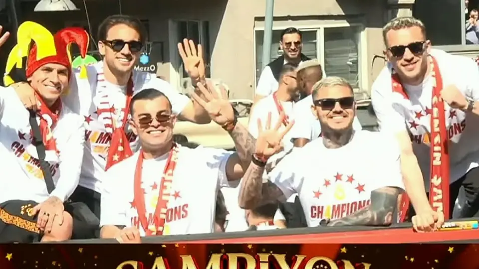 Galatasaraylı Futbolcular Icardi İçin Pankart Açtı
