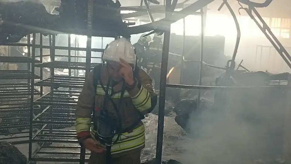 Hatay'da İş Yerinde Yangın Çıktı, İtfaiye Söndürdü