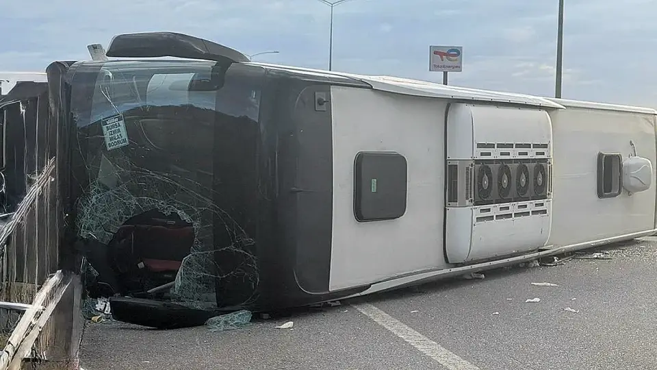 İstanbul-İzmir Otoyolu'nda Otobüs Kazası: 25 Yaralı
