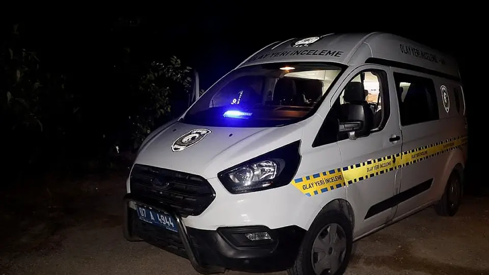 Kepez'de Borç Tartışması Kanla Bitti: 1 Kişi Bıçaklanarak Hayatını Kaybetti