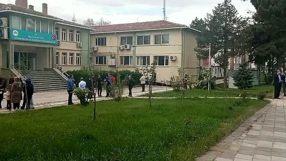 Malatya Valiliği Deprem Sonrası Durumu Açıkladı: 4 Yaralının Tedavisi Sürüyor