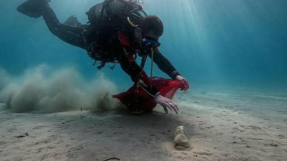 Malatya'da Gölette Dip Temizliği Yapıldı: Çeşitli Atıklar Çıkarıldı