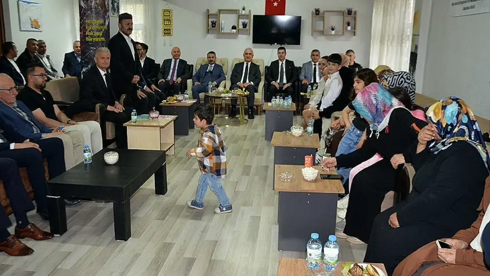 Muş'ta Uyuşturucuyla Mücadele Kapsamında Kütüphane ve Aile Destek Merkezi Açıldı