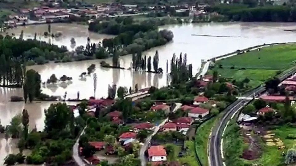 Turhal'da Almus Barajı Taşkın Riski Nedeniyle 15 Mahalle ve 7 Köy Boşaltılıyor