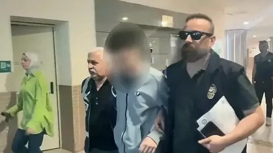 Tutuklu Zanlı Ring Aracını Parçaladı: "Ben Cinayetten Yargılanıyorum" Tehdidi
