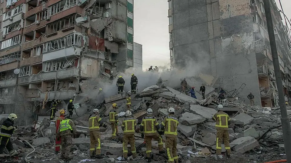 Ukrayna'da Savaş: Rus Saldırısı Kiev'de 16 Can Aldı, Ulusal Yas İlan Edildi