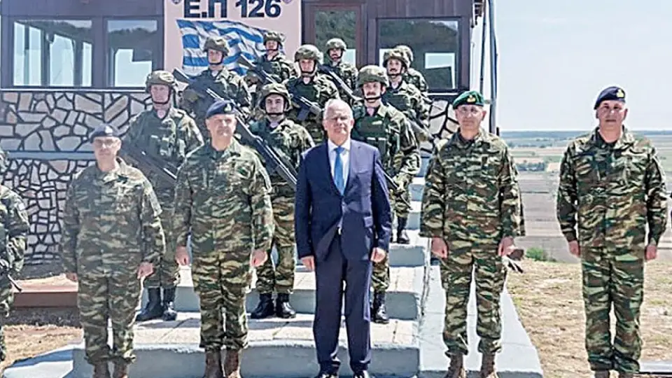 Yunanistan Cumhurbaşkanı Tasulas Sınır Karakolunda Geceledi: Türkiye'ye Mesaj Verdi